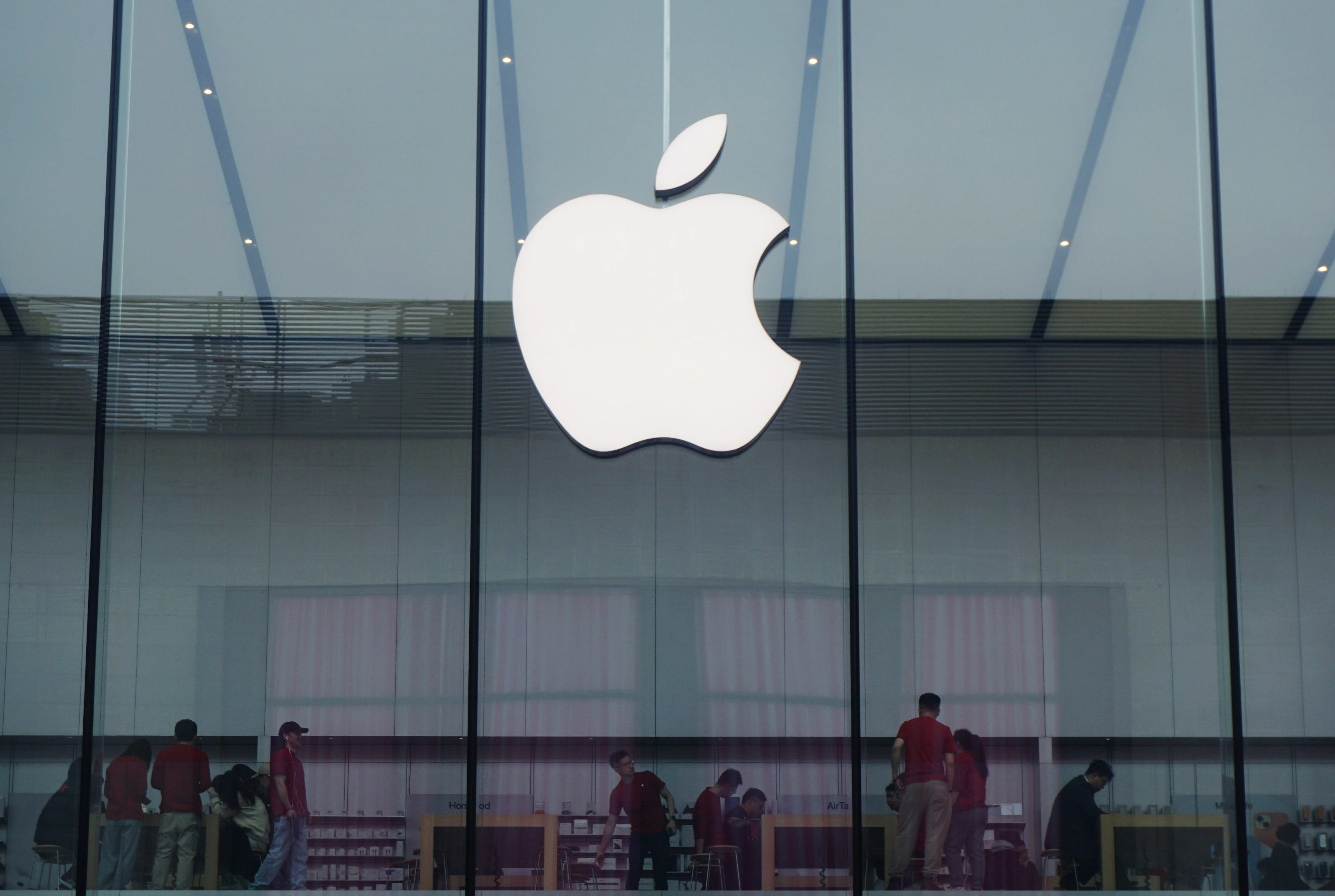 Ex-Apple leader says iPhone maker is in a 'battle for the soul' as it goes up against the DOJ