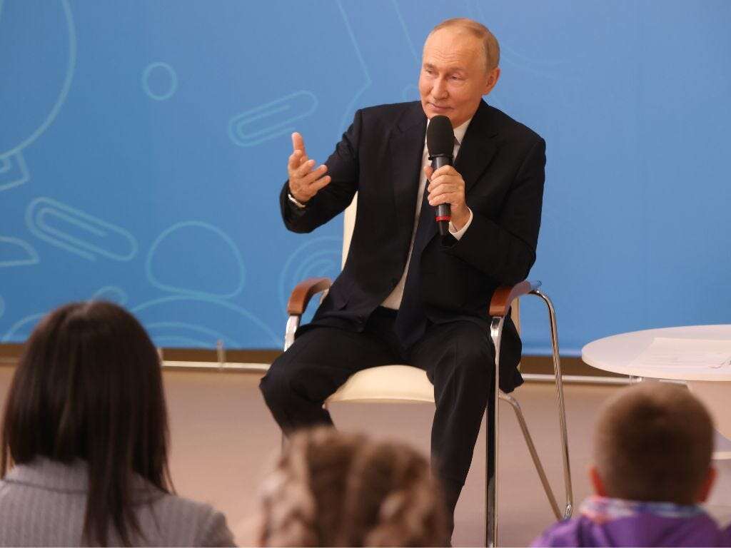 Putin says his family's 'little ones' can speak Chinese fluently