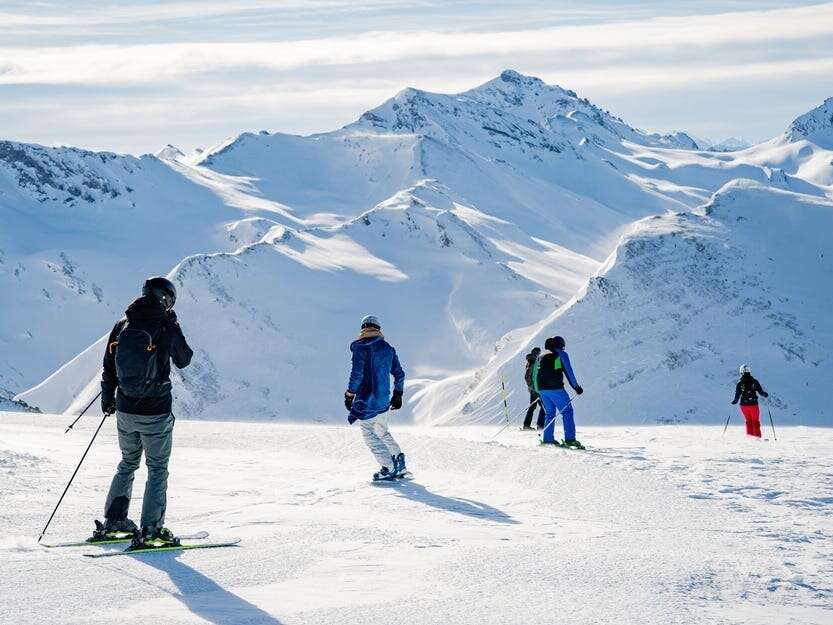 I'm a professional skier. Here are 4 mistakes I tell first-timers to avoid making on the slopes.