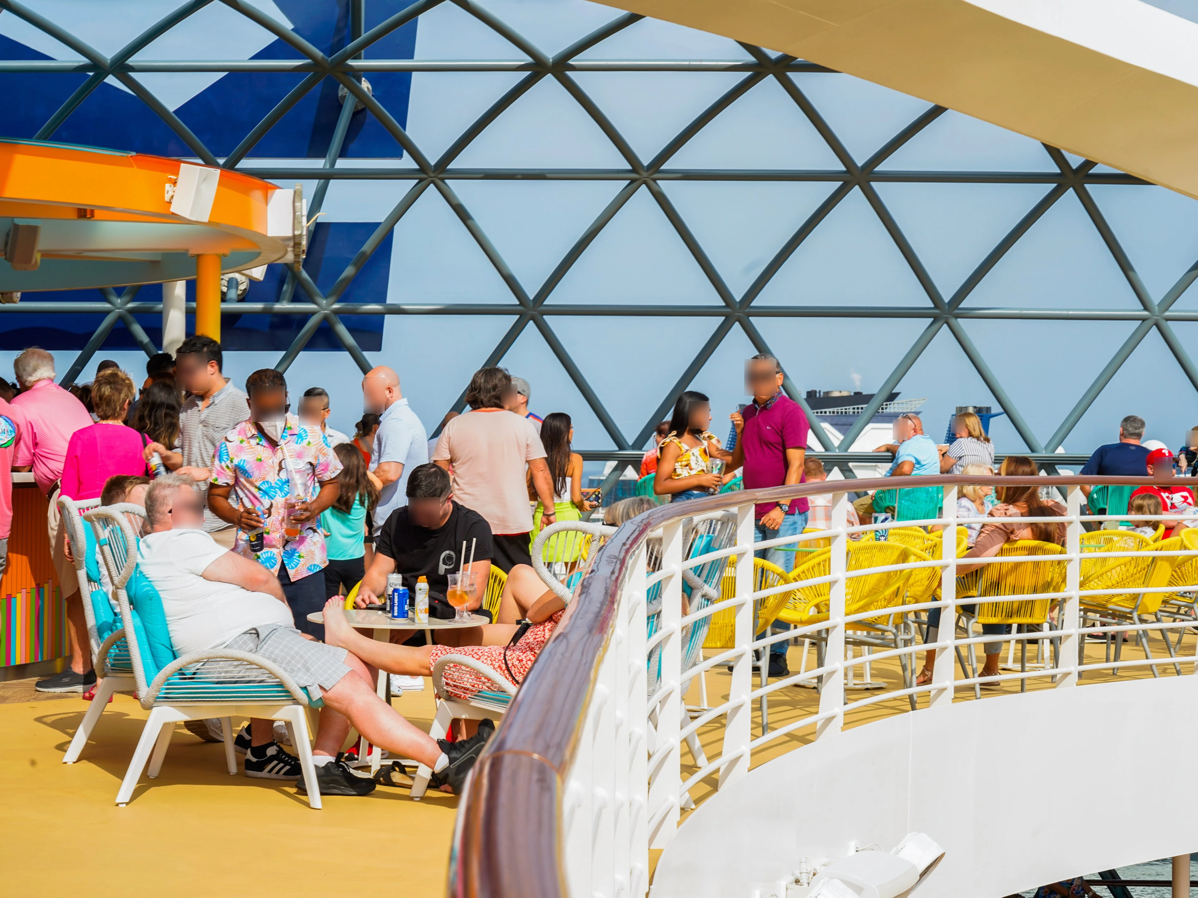 Disappointing photos show what it's really like to go on a cruise