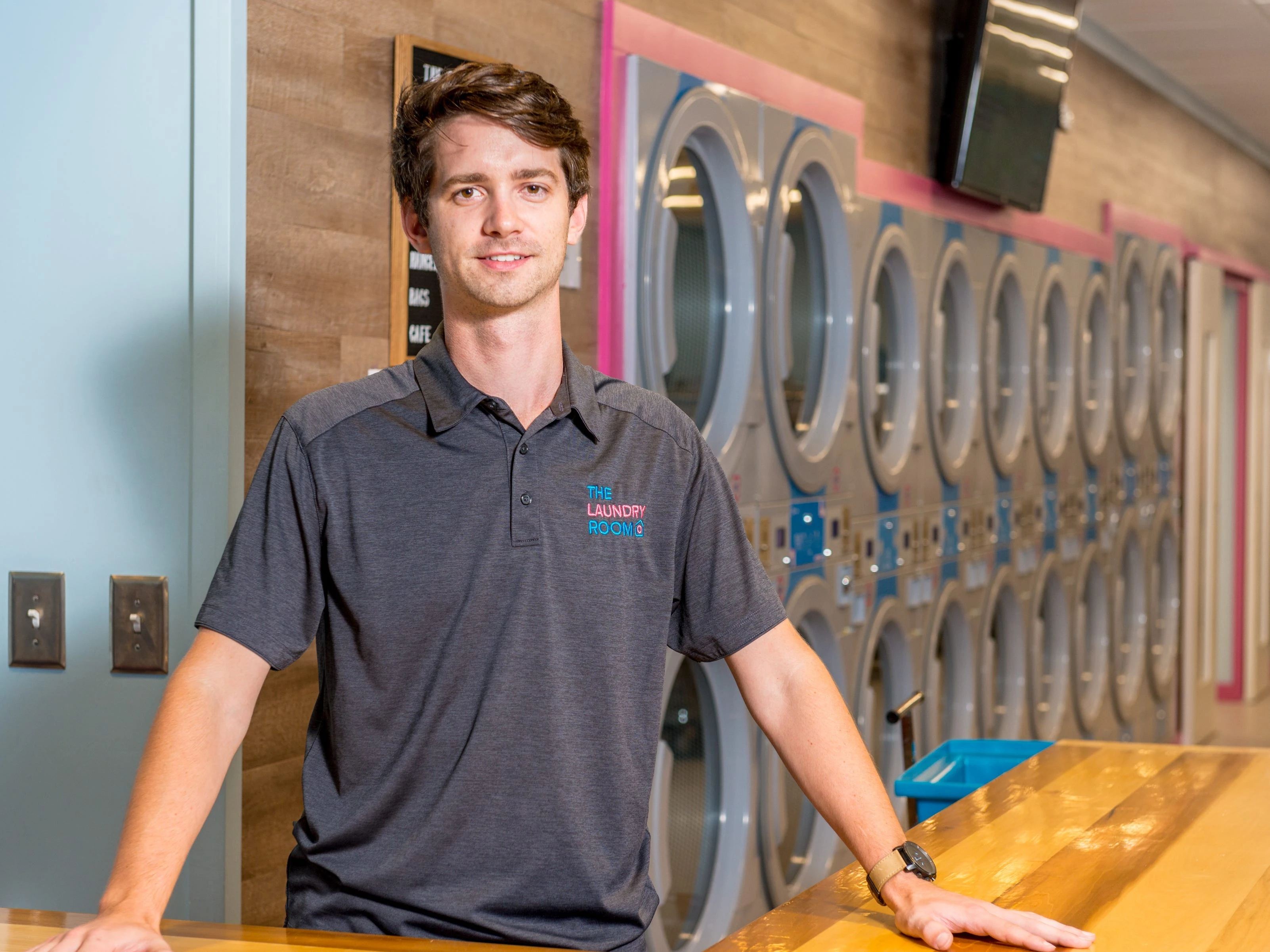 I quit my corporate job to start a laundry business, now worth millions of dollars. 'Cockroach mode' helped me become a successful entrepreneur.