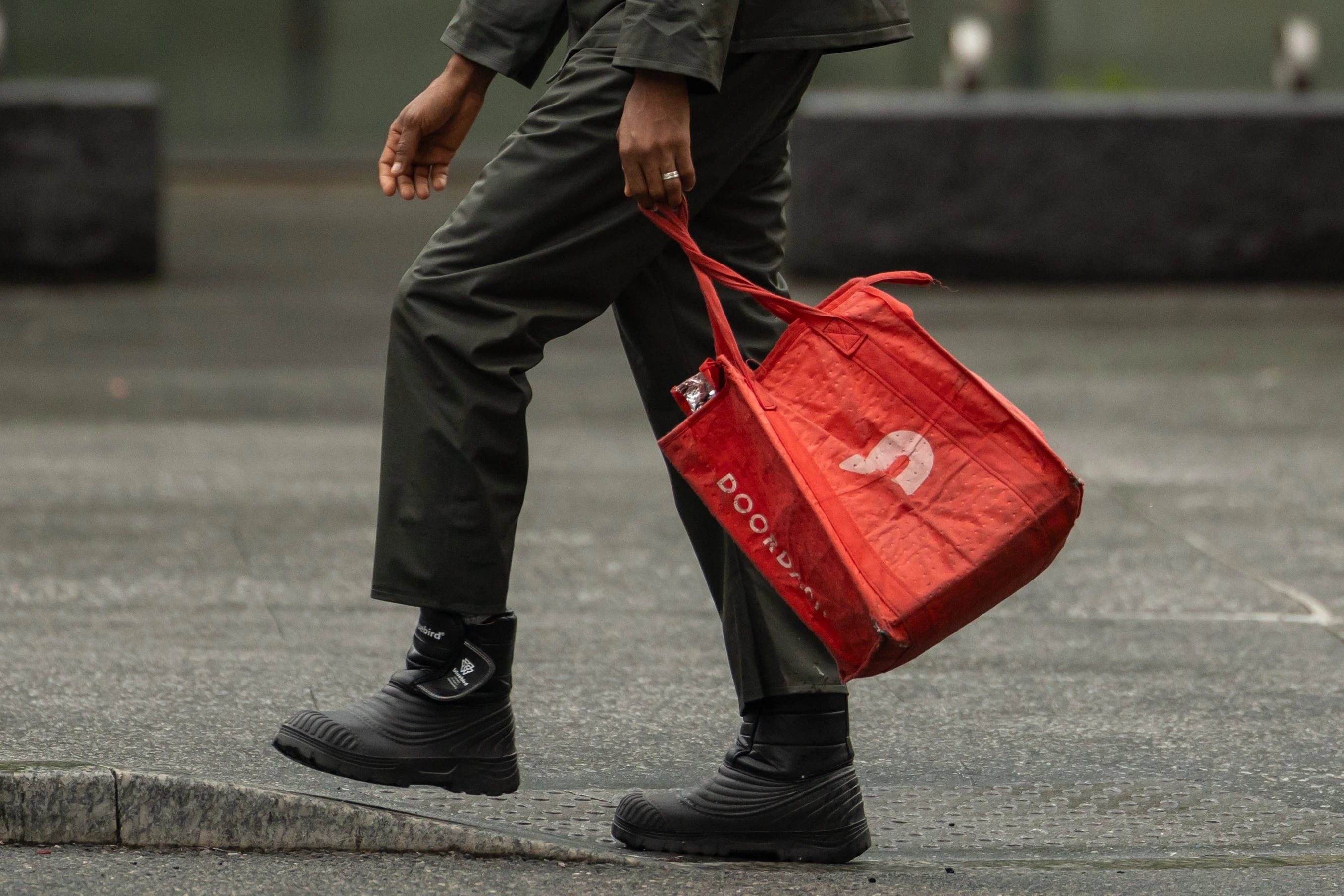 Delivery drivers say more customers are asking: Did you actually get my tip?