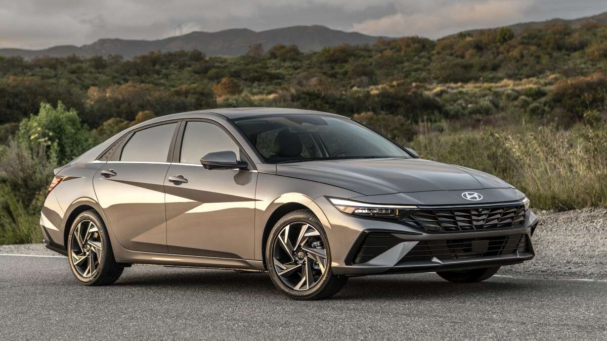 2025 Hyundai Elantra starts at $23,025, up $250 over 2024