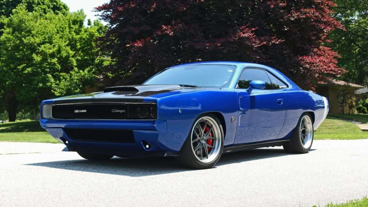 Exomod's cool Deja Blu Dodge Challenger takes 1,500 hours to build