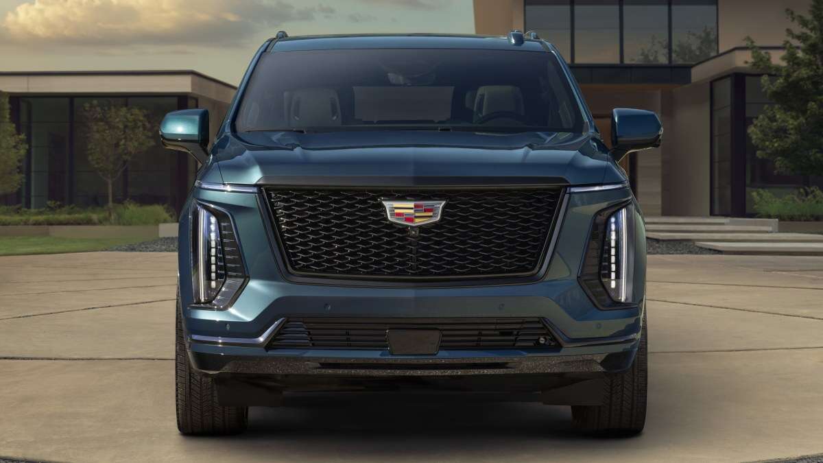 2025 Cadillac Escalade gets fat screen, other IQ goodies, rolls on 24s