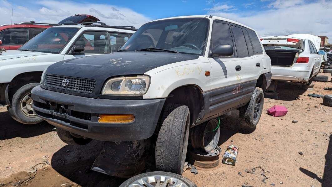 Junkyard Gem: 1996 Toyota RAV4