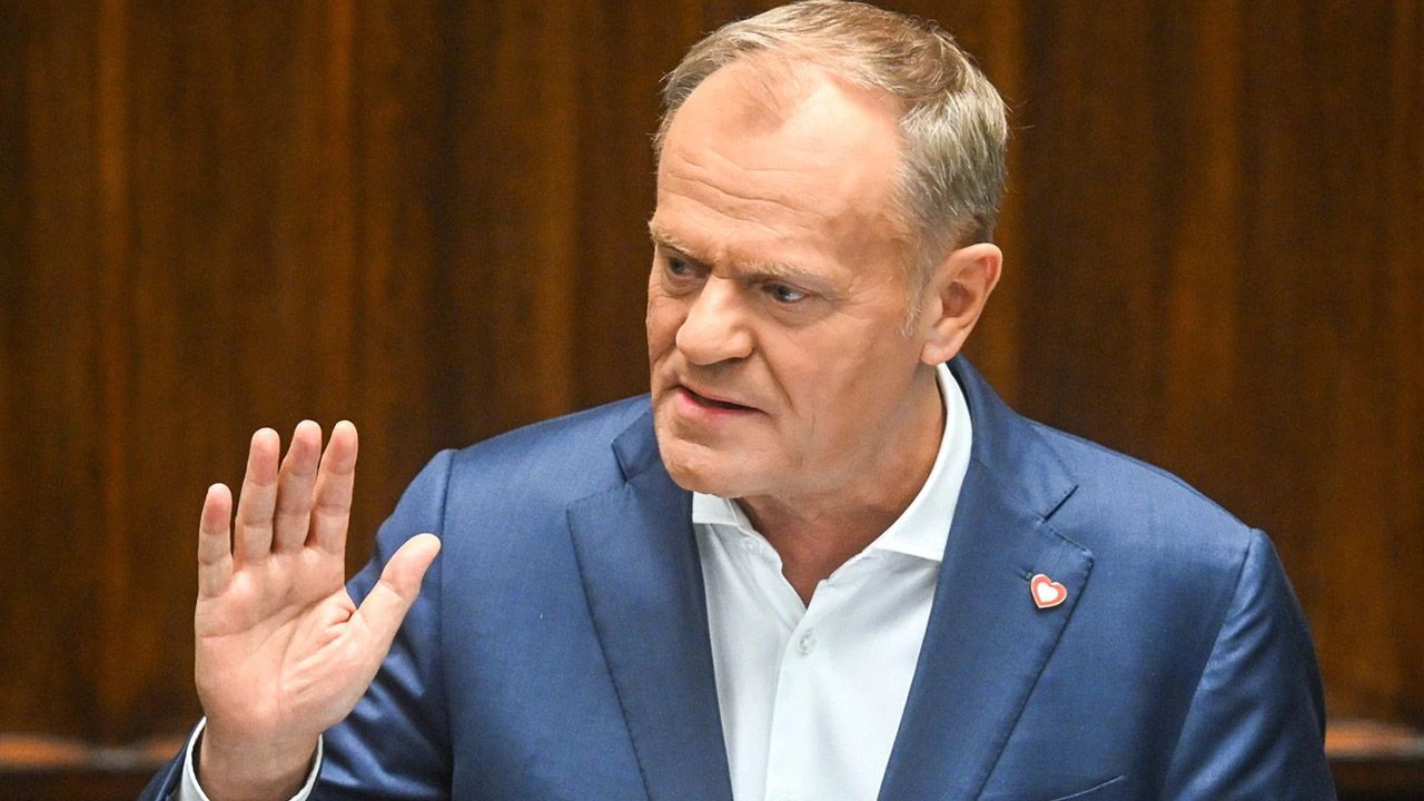 Donald Tusk: Rok dłużej władzy PiS i mielibyśmy milion migrantów więcej