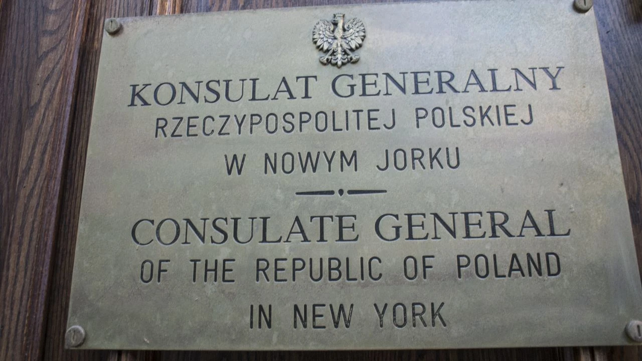 „Akt wandalizmu”. Polski konsulat w USA oblany farbą