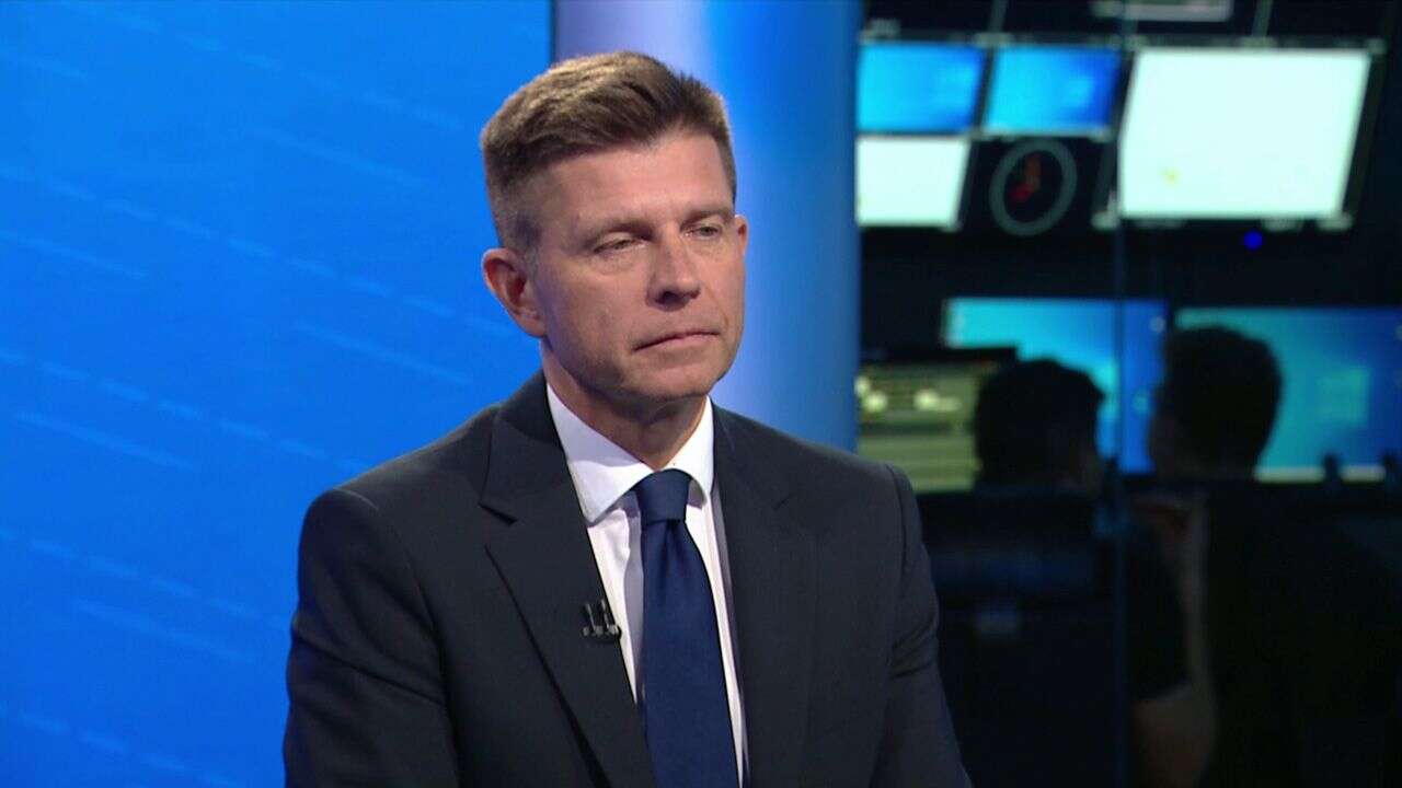 Petru: Palikot nagrywa filmiki o jedzeniu. Jest cały czas dostępny