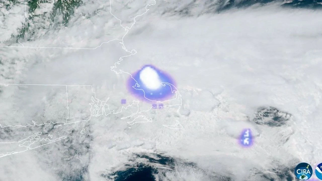 Potężny huk i kula ognia. Eksplozja meteorytu wstrząsnęła budynkami