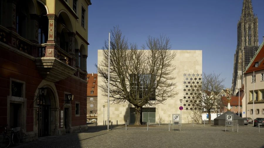 Niemcy: „Podły atak”. Nieznany sprawca podpalił synagogę w Ulm