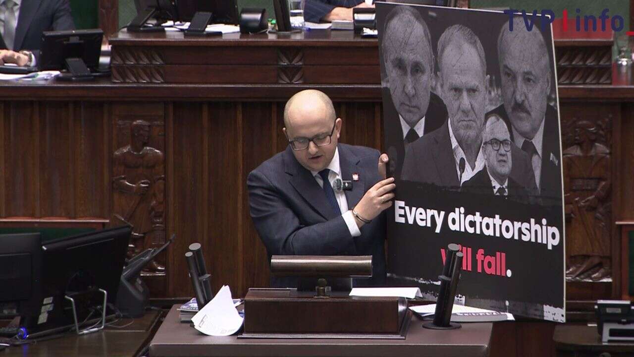 Matecki uprzedza Sejm. Założył sobie kajdanki