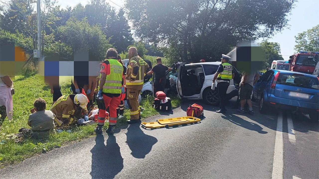 Poważny wypadek pod Kołobrzegiem. W akcji śmigłowiec LPR