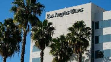 Los Angeles Times Editor Resigns After Owner Blocks Presidential Endorsement