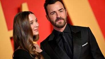 Justin Theroux Engaged To Nicole Brydon Bloom After 1 Year Of Dating