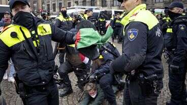 Amsterdam Police Arrest Pro-Palestinian Demonstrators Amid Protest Ban