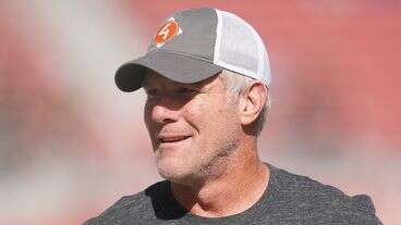 NFL Great Brett Favre Reveals Parkinson's Diagnosis