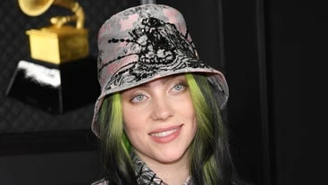 Billie Eilish Apologizes After Video Of Her Mouthing Anti-Asian Slur Resurfaces