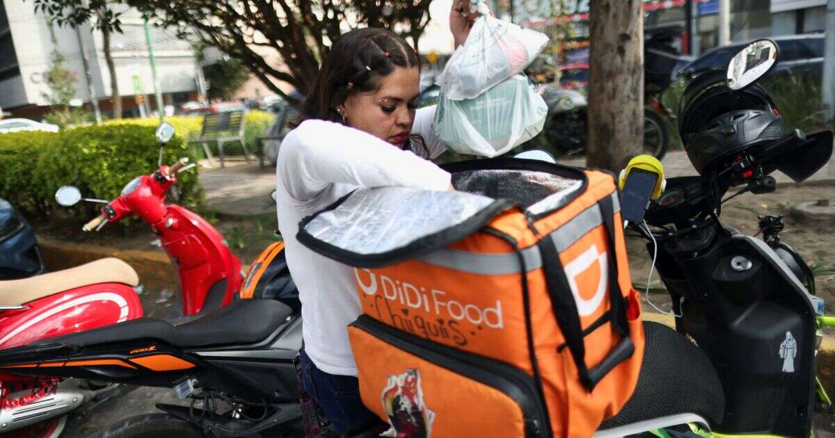 Repartidores cuestionan seguridad social: Con ese esquema, “mejor en Domino’s”