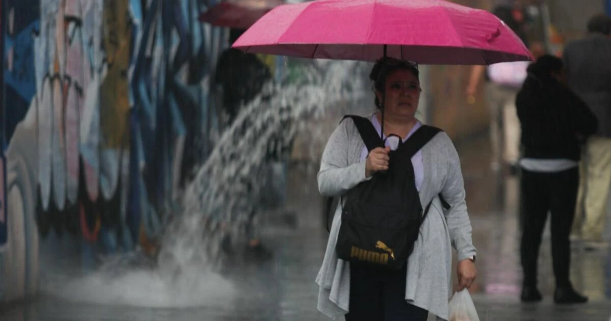 Activan alerta roja por lluvias en Iztapalapa; cierran estaciones de Línea A del Metro