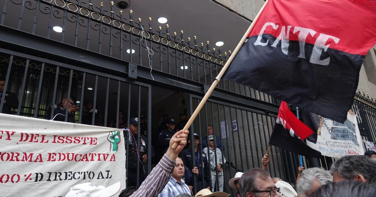Sheinbaum pide a CNTE deslindarse de violencia: 