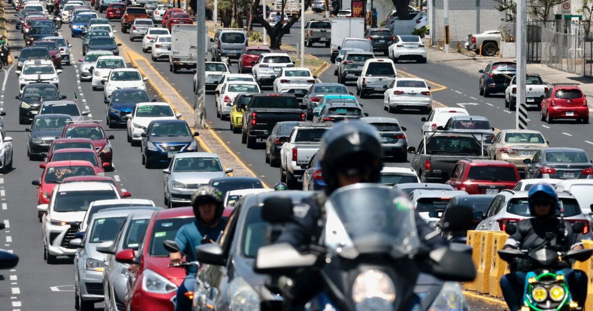 El calor eleva costos y reduce ingresos de conductores de apps