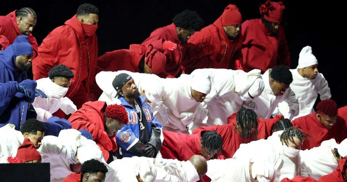 Los simbolismos políticos de Kendrick Lamar en el Show de Medio Tiempo