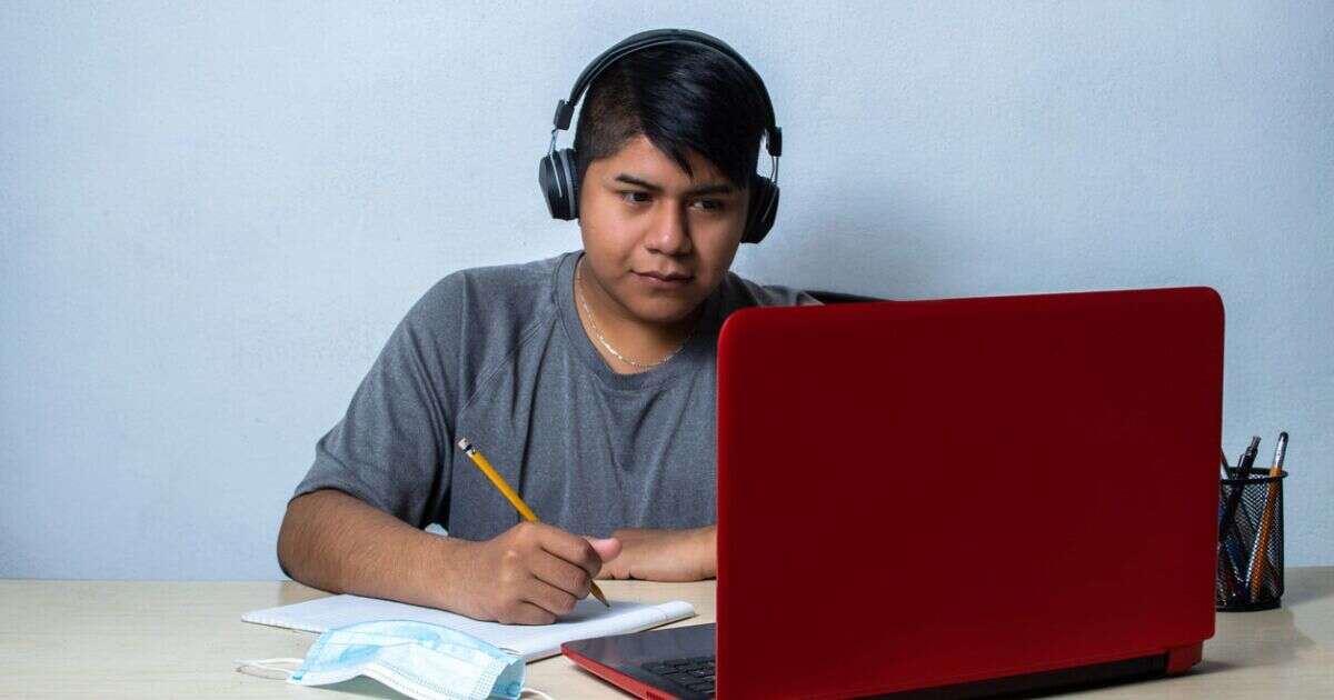 Haz un examen en la CDMX y concluye tu preparatoria