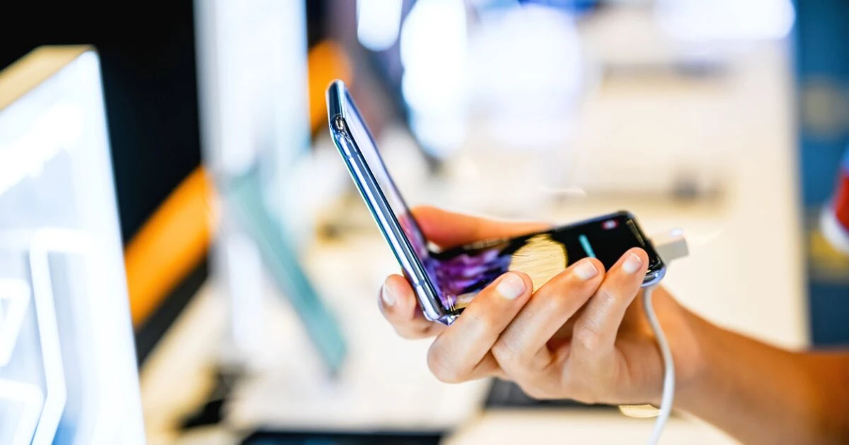 Los teléfonos plegables siguen sin bajar de precio y apenas representan 2% del mercado
