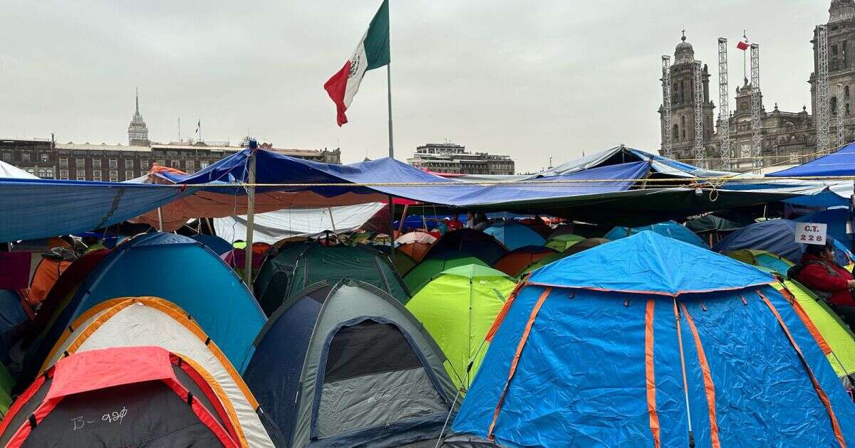 Maestros retoman el Zócalo CDMX para frenar reformas y exigir derechos