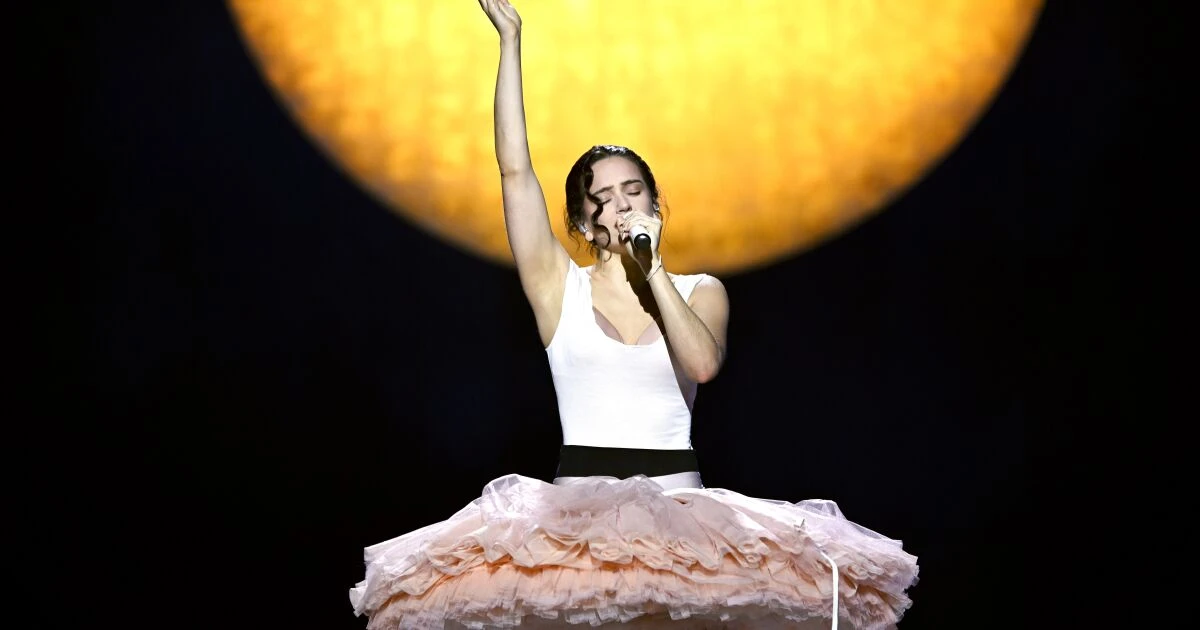 Rosalía pospone conciertos de su gira 'Lux' en Florida: esta es la razón