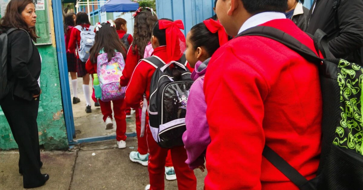 Todos los puentes y días de descanso del calendario escolar 2025-2026 de la SEP