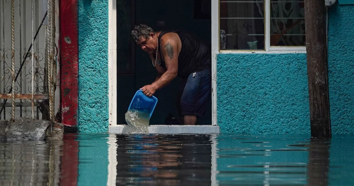 Iztapalapa es foco rojo de inundaciones; oposición ve negligencia en CDMX