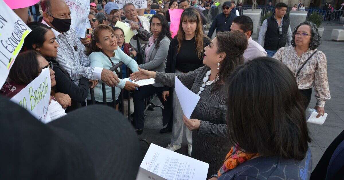 En Zócalo Ciudadano, Brugada recibe en mano las problemáticas de la CDMX