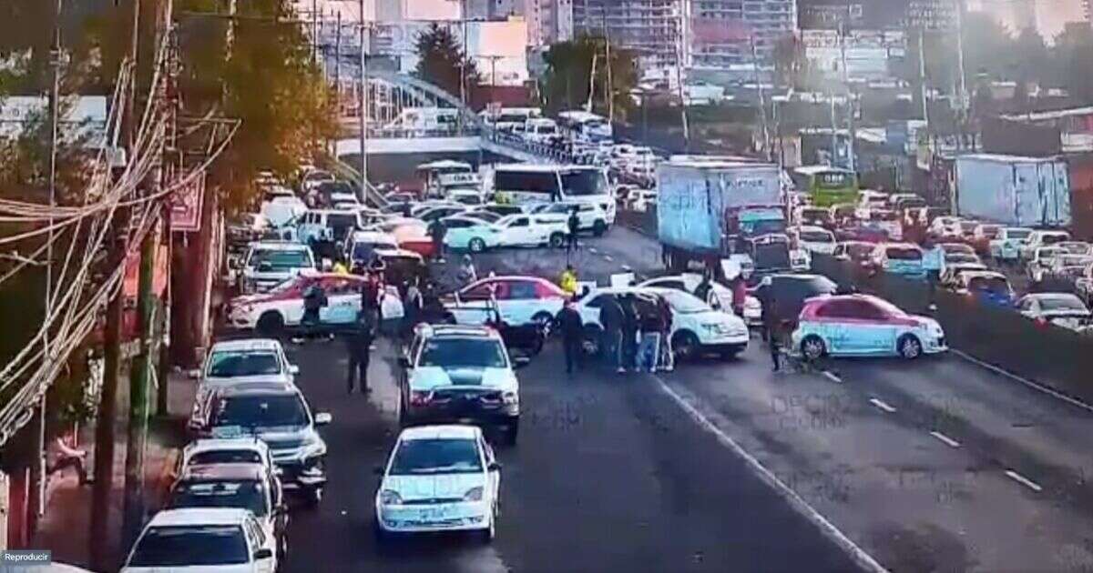 Manifestantes bloquean la carretera México-Toluca