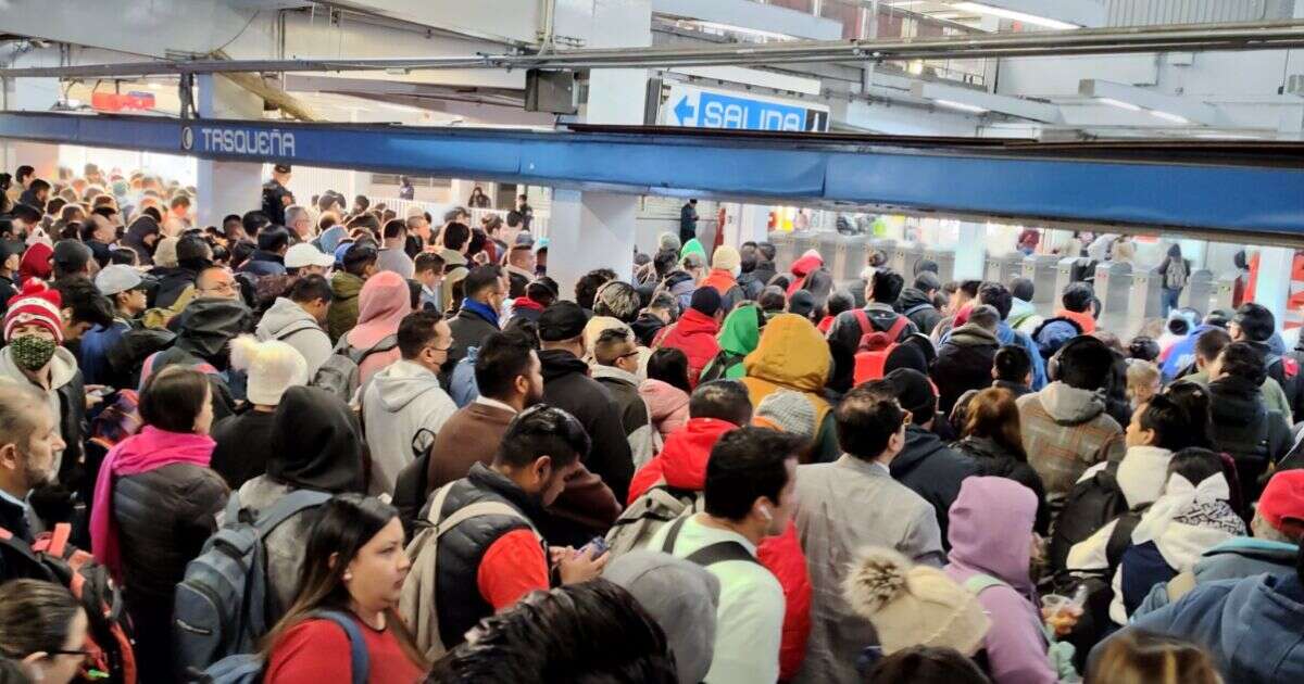 Usuarios de la Línea 2 del Metro reportan caos y retrasos en arribo de trenes