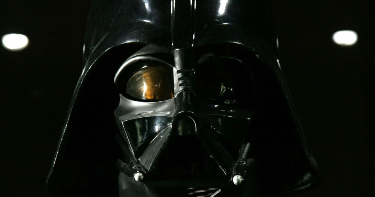 La icónica espada de Darth Vader será subastada por una suma exorbitante
