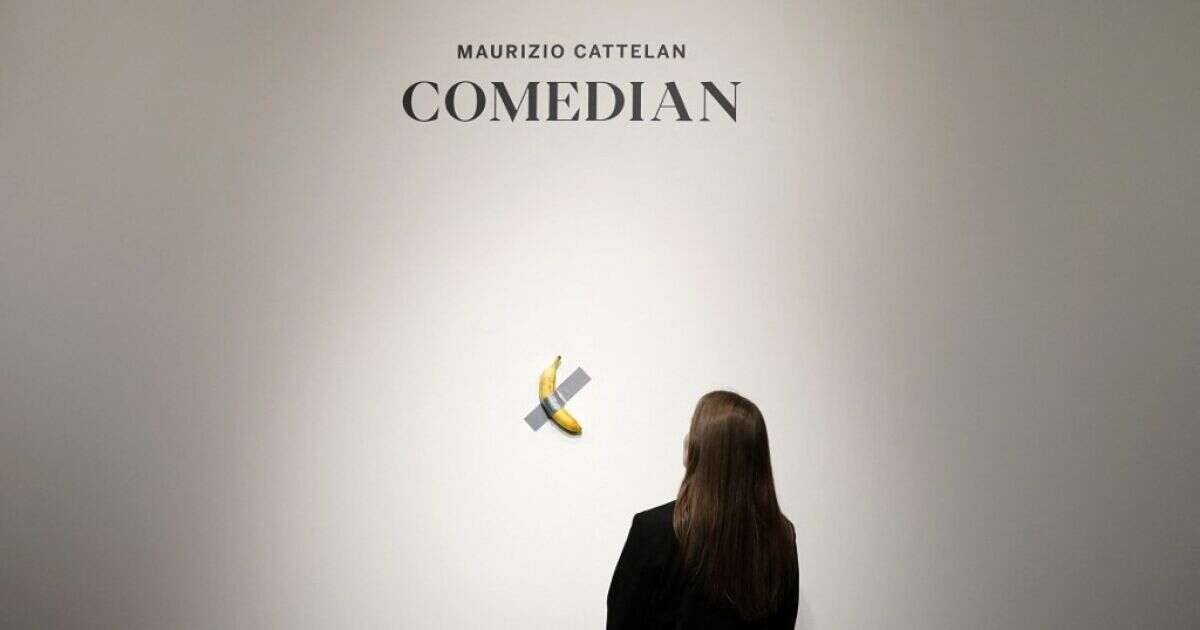 El famoso 'plátano pegado a la pared' de Cattelan ya se vendió por 6.2 mdd