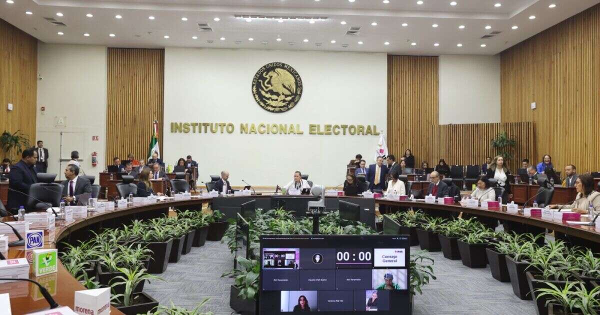 INE impone multas por 396.9 mdp a partidos; auditará adeudos fiscales