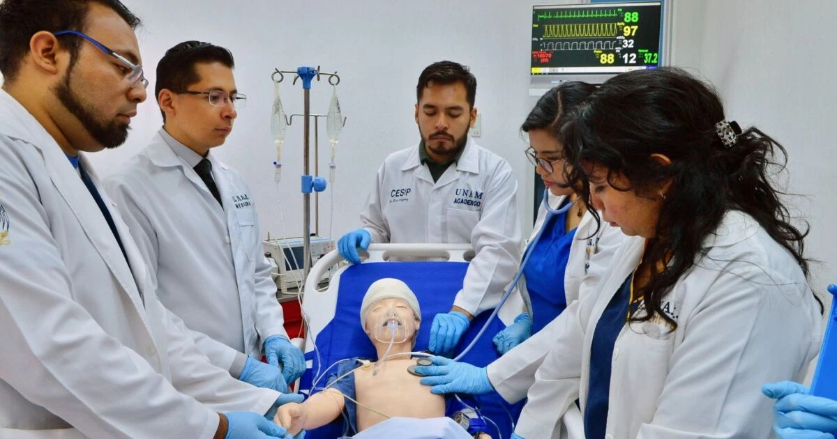 Por qué estudiar Medicina en México es más caro (y con más gastos ocultos) de lo que crees