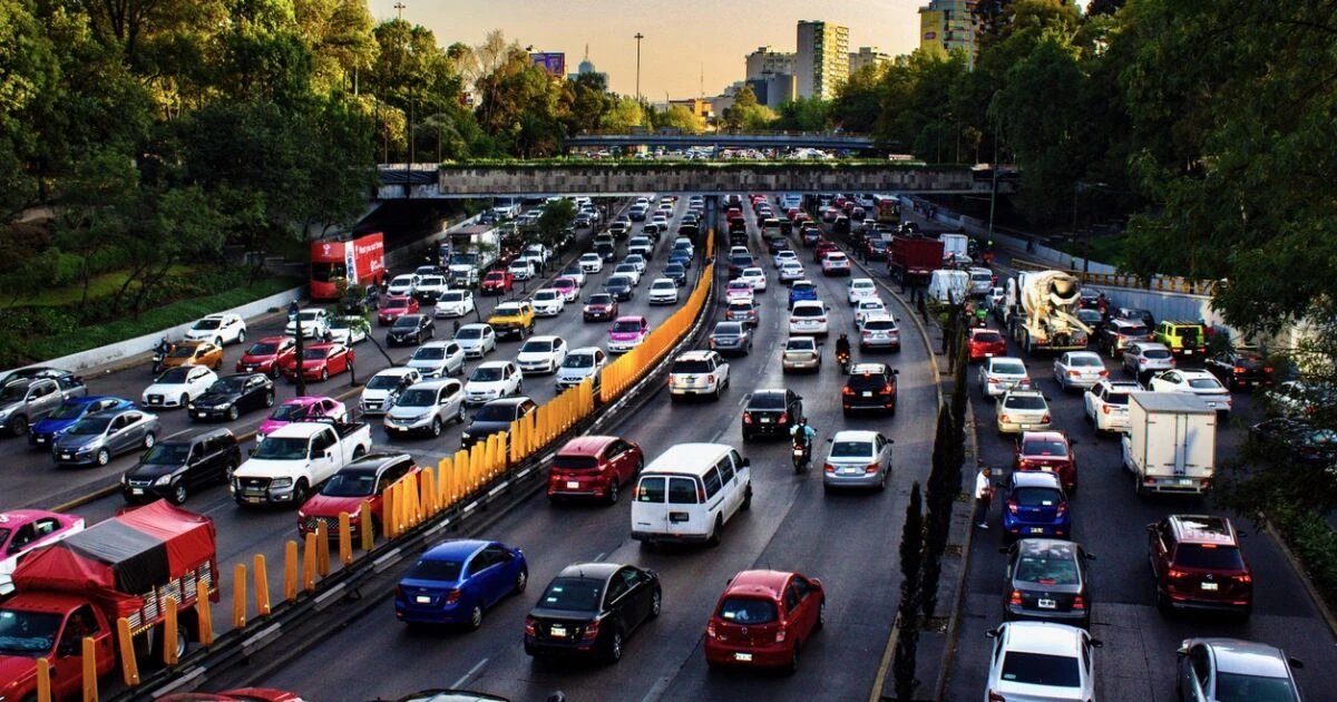 Hoy No Circula viernes 22 de agosto 2025: qué autos descansan en CDMX y Edomex