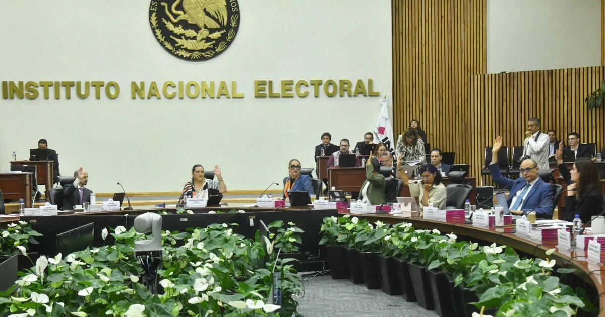 INE aprueba nuevo modelo de credenciales para reforzar seguridad