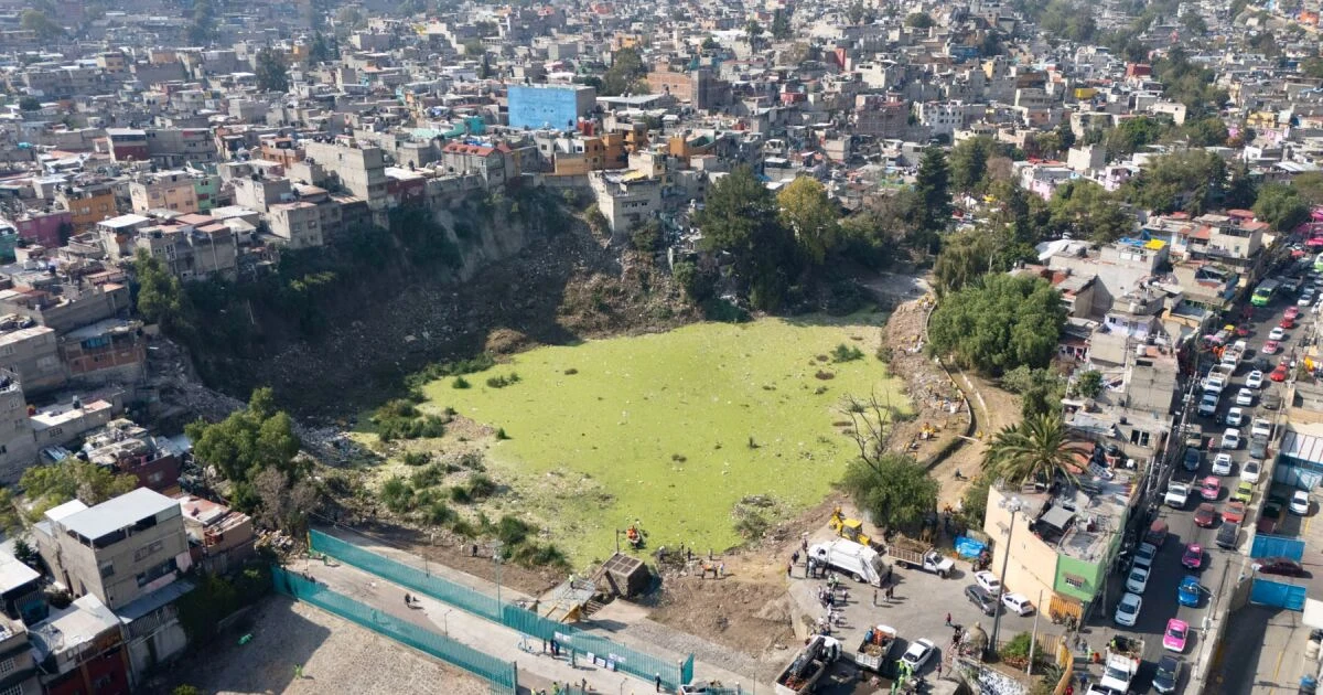 Asentamientos irregulares, basura e inmobiliarias amenazan barrancas de CDMX