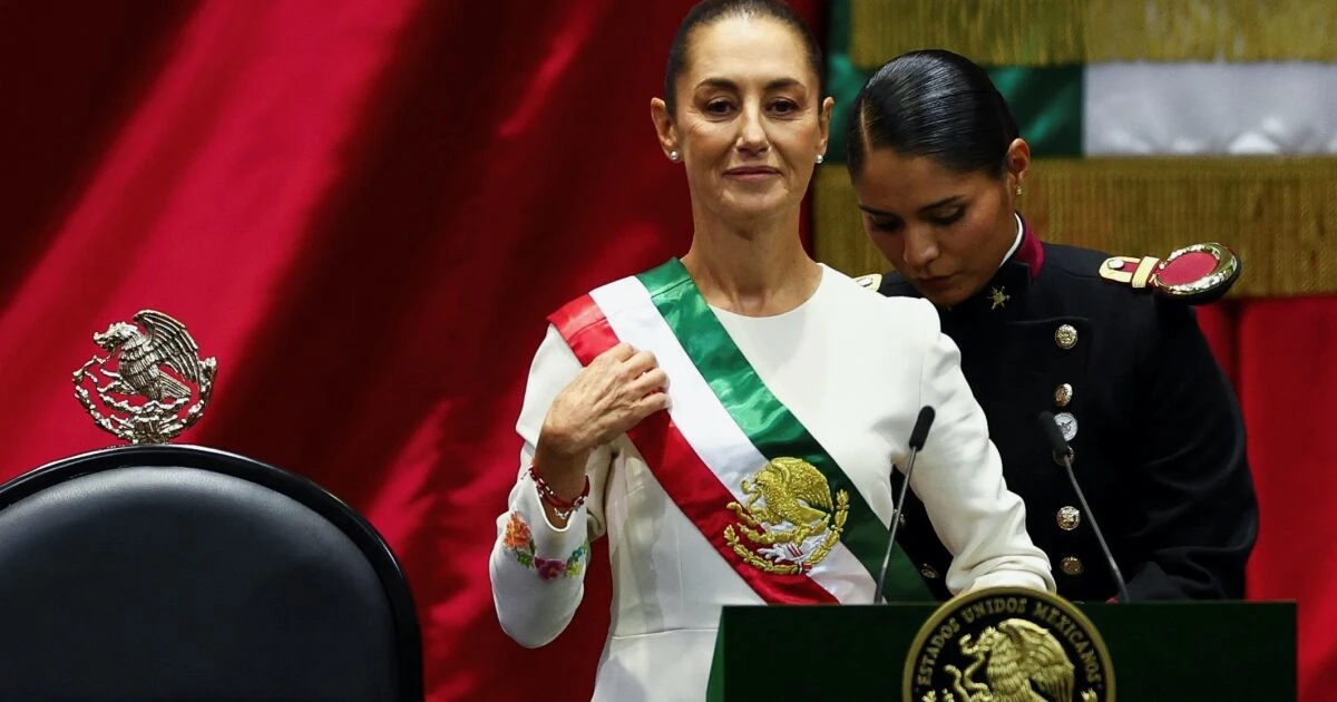 ¿Por qué la banda presidencial tiene los colores “al revés”?