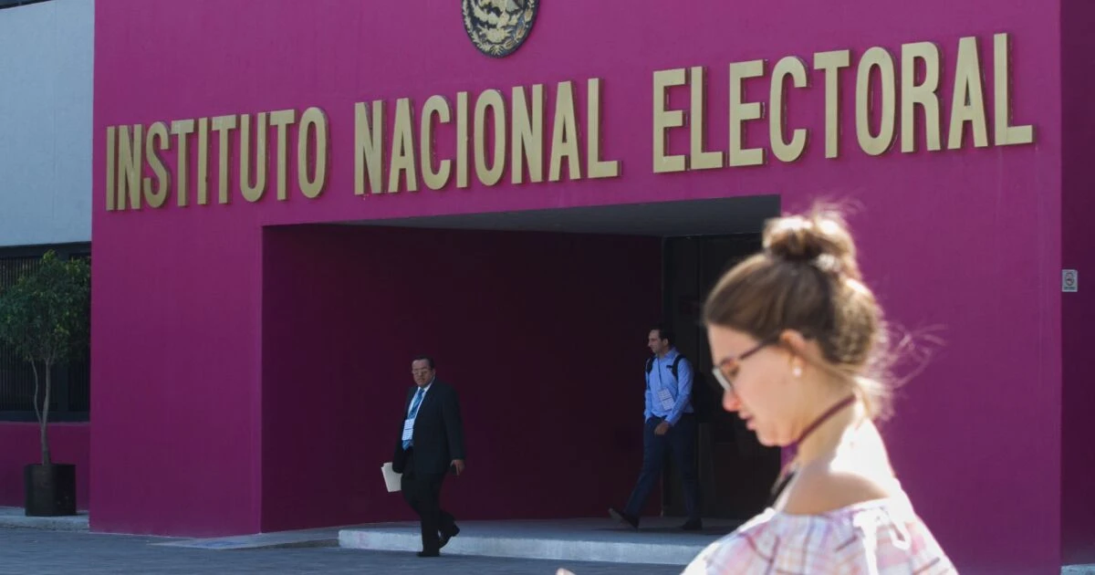 INE rechaza retirar spot del PAN contra la llamada 'Ley Espía'