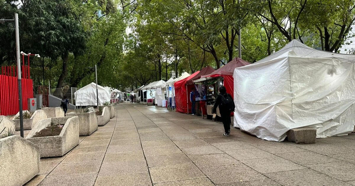 Vecinos de la colonia Juárez piden ayuda a autoridades por aumento de ambulantes