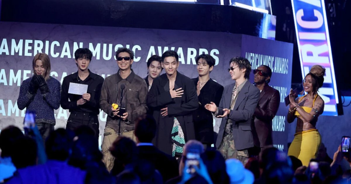 BTS, KATSEYE y Sabrina Carpenter arrasan en los American Music Awards 2026