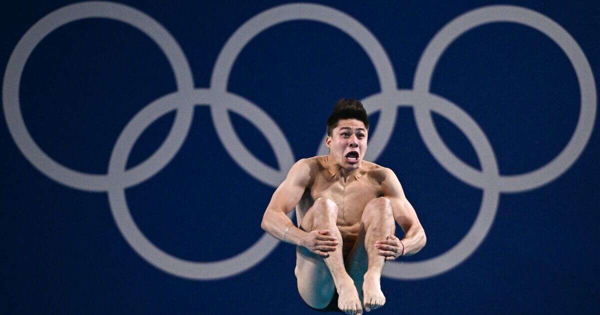 Osmar Olvera va por la medalla de oro en la final de clavados desde el trampolín