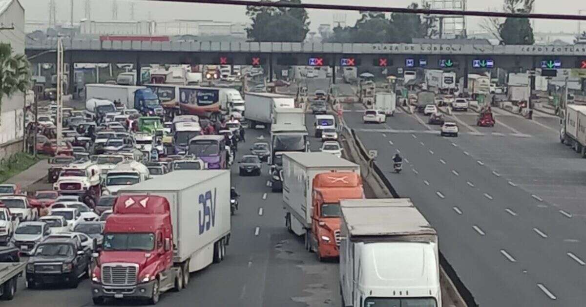 Transportistas protestan en la autopista México-Querétaro