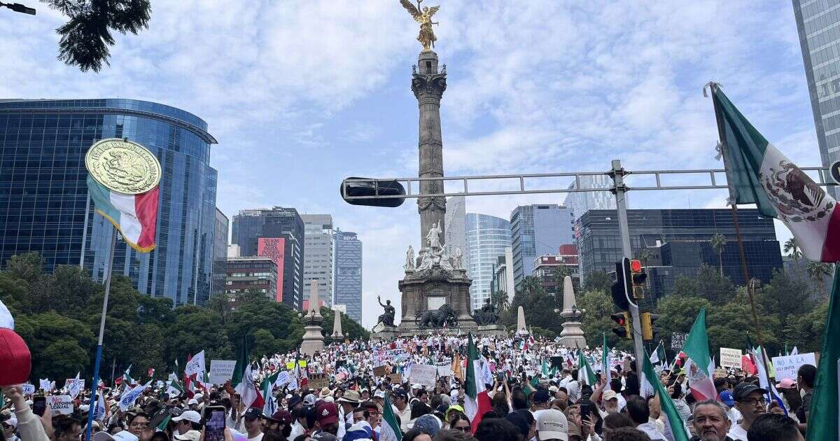 Estudiantes y trabajadores del PJ marchan en contra de la reforma judicial